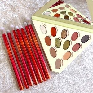 Brand New Kylie Jenner Kris Collection Eyeshadow Palette & 7-Piece BH Brush Set